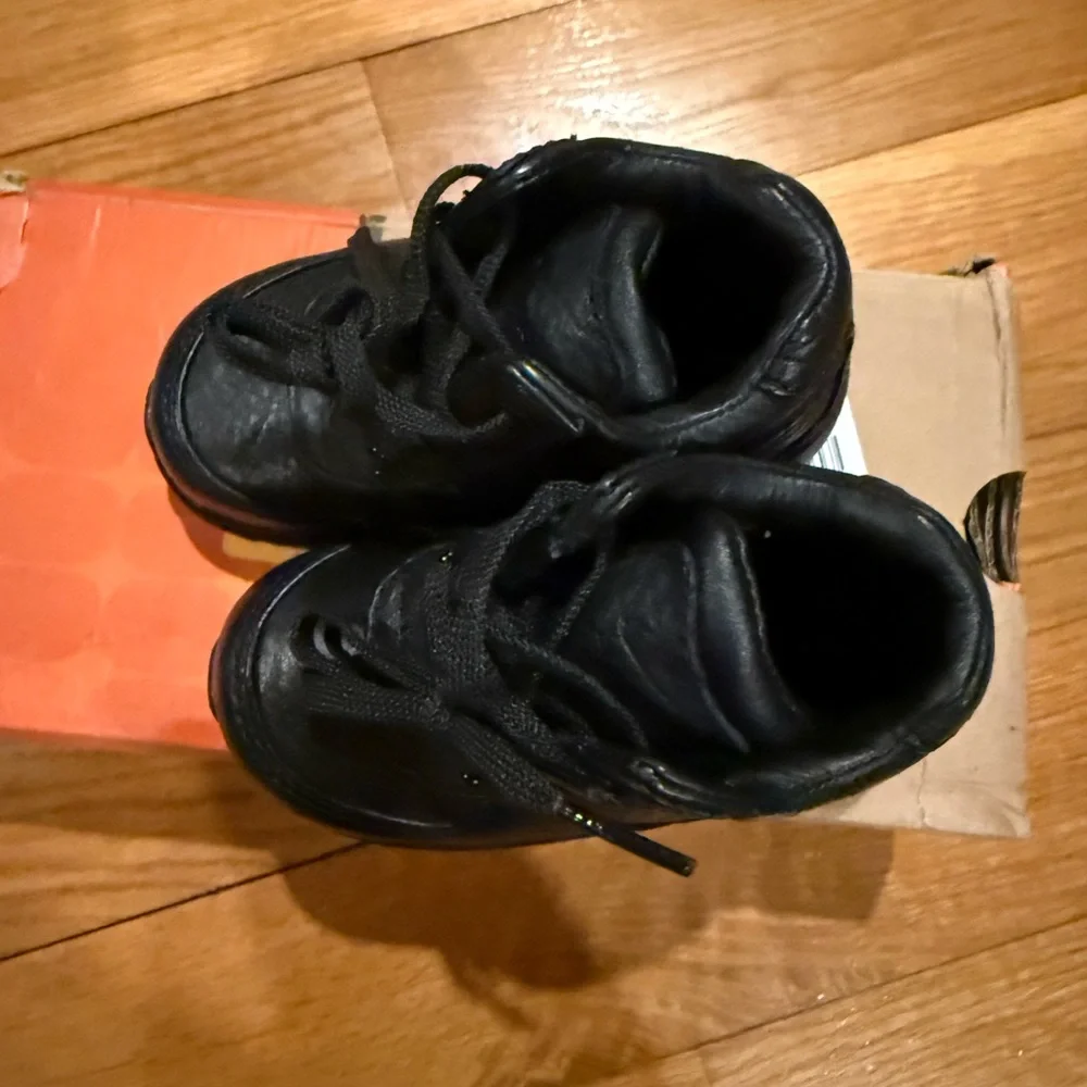 NIKE toddlers Air Max Goadome ACG boots